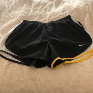 NWOT Womens Nike Livestrong Running Shorts Sz: M